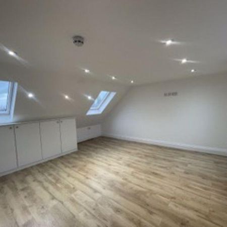 6 bedroom semi-detached house to rent - Photo 3