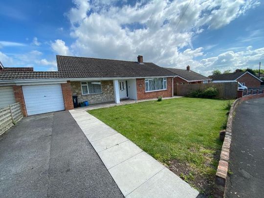 3 bedroom bungalow to rent - Photo 1