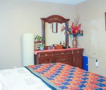 For Lease - 5611 Palmerston Crescent, Mississauga, Ontario - Photo 3