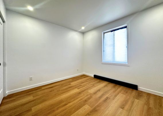 Logement de 2 chambres entièrement rénové sur deux étages - Photo 1