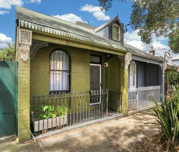 Charming One Bedroom Terrace in Prime Alexandria Location - Photo 6