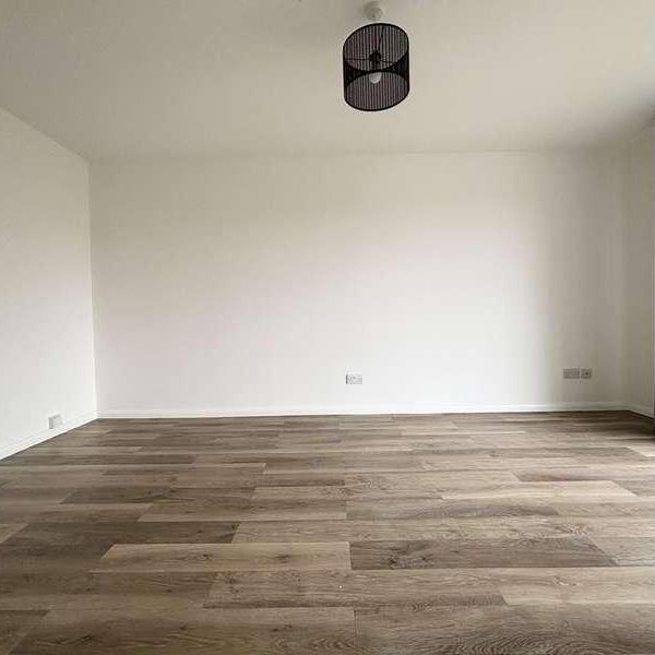 Tennyson Close, Royston, SG8 - Photo 1