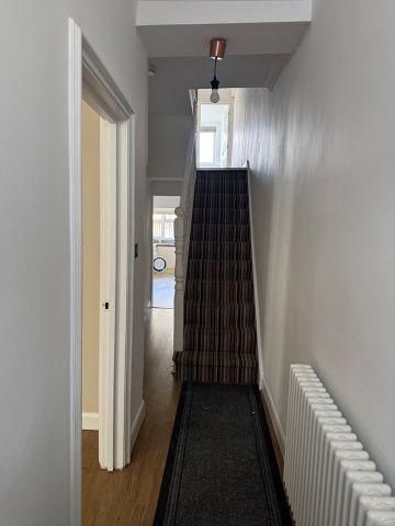 4 Bed Terraced House, Highworth Road, N11 - Photo 5