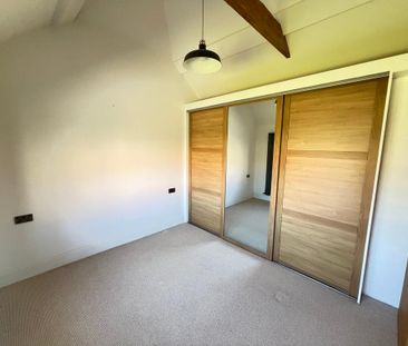 2 bedroom barn conversion to rent - Photo 5