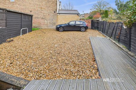 2 bedroom flat to rent - Photo 2