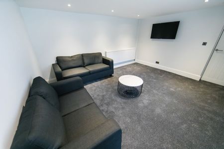 Lumley Avenue, Burley, Leeds - Photo 3