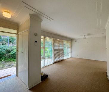 Beautiful and Charming 3 Bedroom Family House in a Quiet Location! - Photo 2