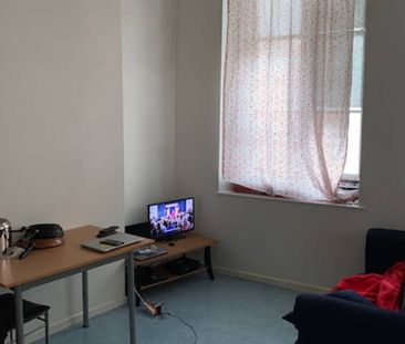 *Location d'appartement F2 meublé Metz centre - Photo 4