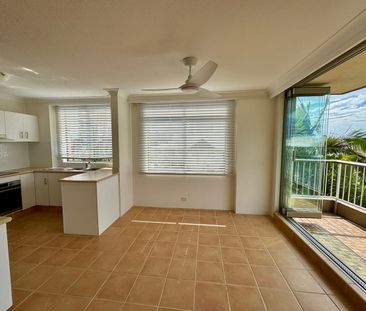 SPACIOUS NORTH FACING APARTMENT - Photo 1