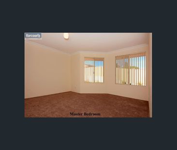 Easy Care Family Home! - Photo 2