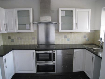 3 bedroom maisonette to rent - Photo 4