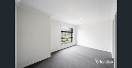 Stylish Low-Maintenance Living in a Sought-After Wollert Location - Photo 4