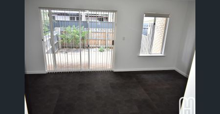 Beachside Townhouse – Don't Miss Out! - Photo 2