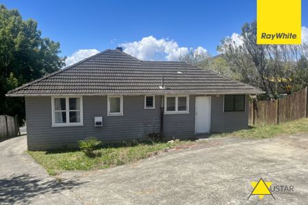 Renovated 3-Bedroom Lynfield Bungalow - Pet Friendly & Prime Location - Photo 2