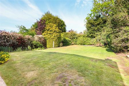 4 bedroom detached house to rent - Photo 5