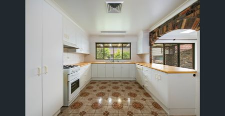 Spacious Family Living - Photo 3