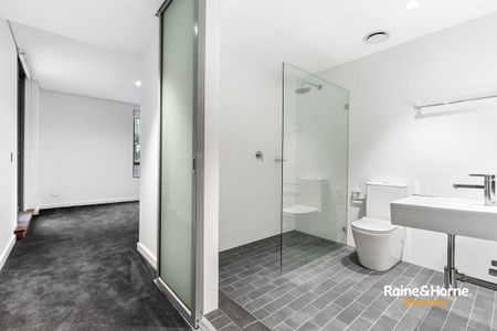 Luxurious two level living - Photo 5