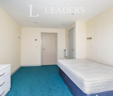 1 bedroom room to rent Fawcett Road, Southsea - Photo 1