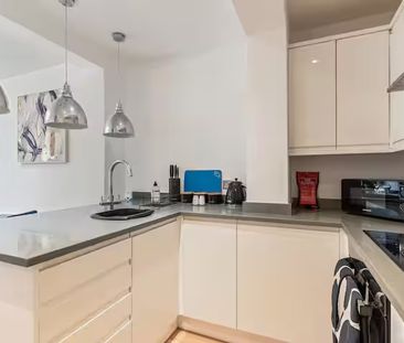 2 Bed Semi-Detached House, Drewstead Road, SW16 - Photo 4