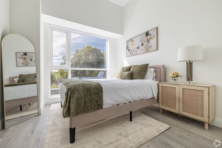 Elevated Kanata Rental Living. On The Park. - Photo 3