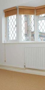 Station Approach, West Byfleet, KT14 - Photo 4