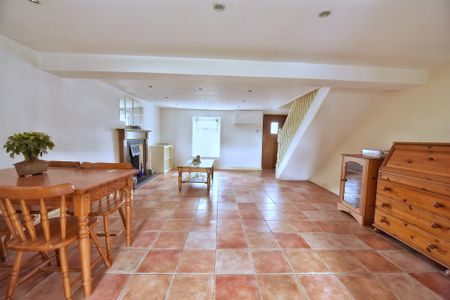 50 High Street, Ballyhalbert, BT22 1BL - Photo 2