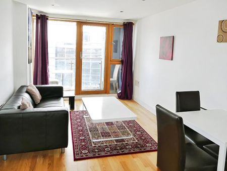 2 bedroom flat to rent - Photo 2