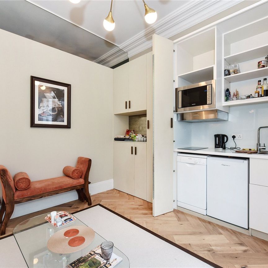 Strathmore Gardens, Notting Hill - Photo 1