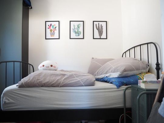 Auberg! Hübsche, generalsanierte 2-Zimmer-Wohnung im OG eines 8-Parteienhauses, Küche gegen Ablöse, inkl. Parkplatz! - Photo 1