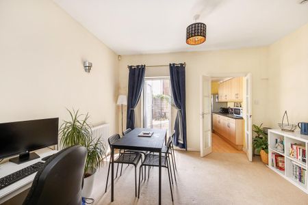 2 bedroom end of terrace house to rent - Photo 3