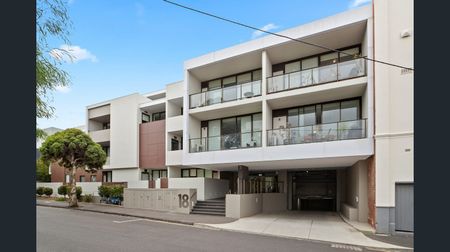 Up-Scale Apartment Living Just Off-Bay St - Photo 3