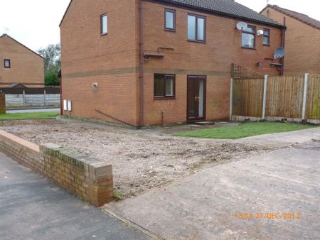 3 Bedroom Semi-Detached to Rent in Ashton - Photo 3