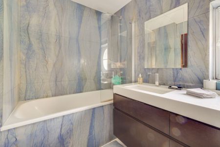 Location Maison Paris 16 8 Pièces 420 m² - Photo 2