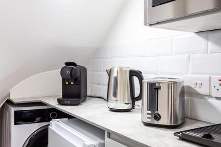 Studio to rent - Photo 2