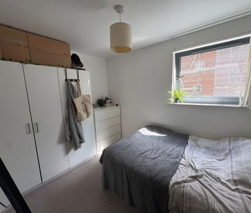 2 bedroom Flat To Let - Photo 6