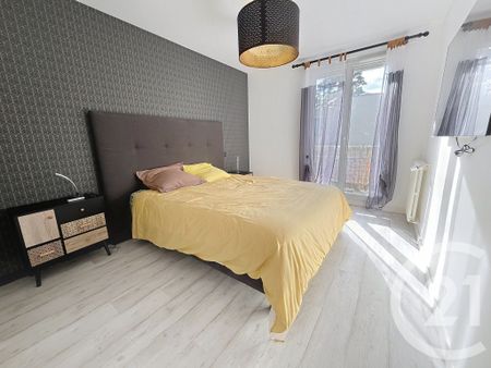 Location Appartement 3 pièces 74m² CHAMALIERES 63400 - Photo 4