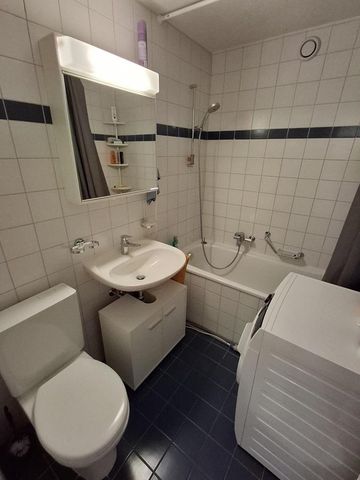 Bel appartement de 3 pièces situé au dernier étage avec vue sur le lac - Photo 3