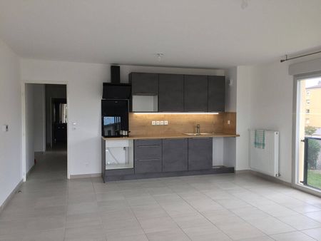 Location appartement 4 pièces à Saint-Laurent-sur-Saône (01750) - Photo 5