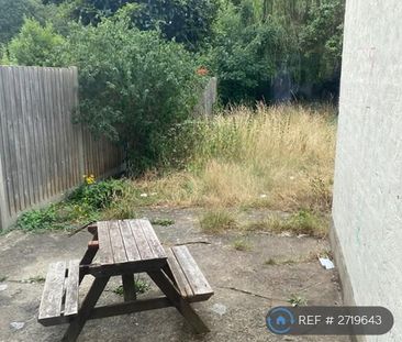 Studio to rent - Photo 6