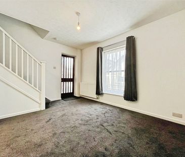 Rusham Road, Egham, Surrey, TW20 9LS - Photo 4