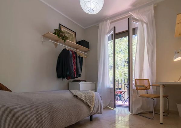 Carrer de la Indústria, Barcelona, Catalonia 08025