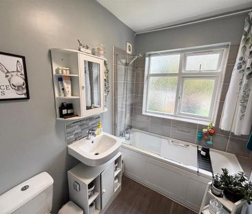 3 bedroom semi-detached house to rent - Photo 5