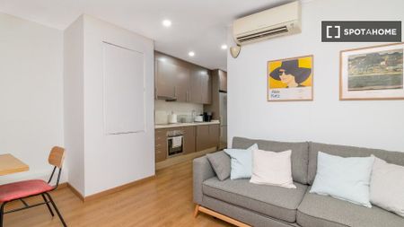 Piso de alquiler en Sant Pere, Sta. Caterina i la Ribera - Photo 2