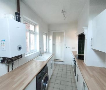 2 bedroom terraced house to rent - Photo 6
