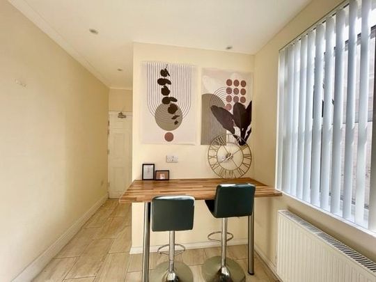 1 bedroom in a house share to rent - Photo 1