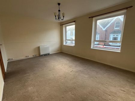 Flat 1 Quantock Court, East Street, Ilminster - Photo 3