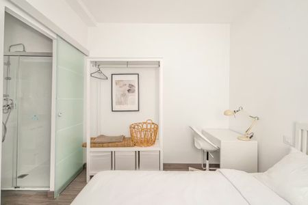 Calle de Monteleón, Madrid, Community of Madrid 28010 - Photo 2