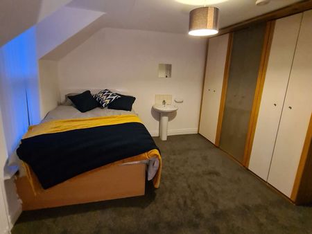 Room Available - SR4 Sunderland - Photo 5