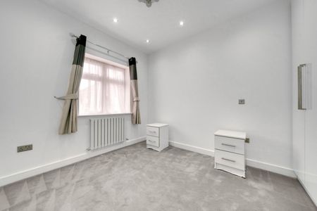 Saddlescombe Way, London N12 - Photo 2