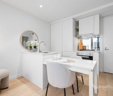 Discover Urban Tranquility - One Bedroom Plus Study! - Photo 6